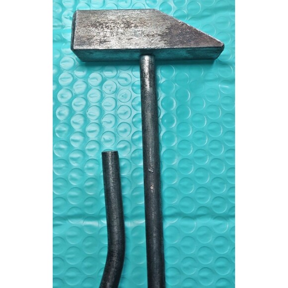 Hand Forged Welders Chipping Hammer Slag Cleaning Tool Bent Rod Handle 8 1/2” - Picture 2 of 11